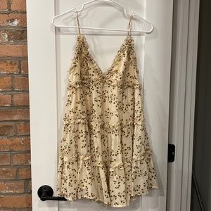 Dainty size small tan v-neck tiered sundress